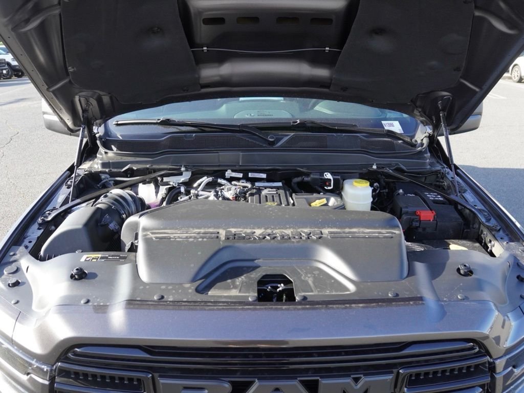 New 2026 Granite Crystal Metallic Clear-Coat Exterior Paint RAM Laramie image 24