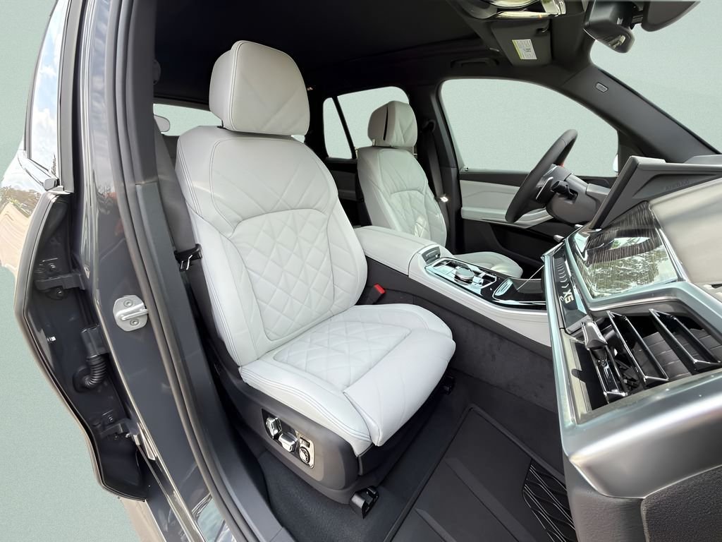 New 2026 Dravit Grey Metallic BMW xDrive40i image 19