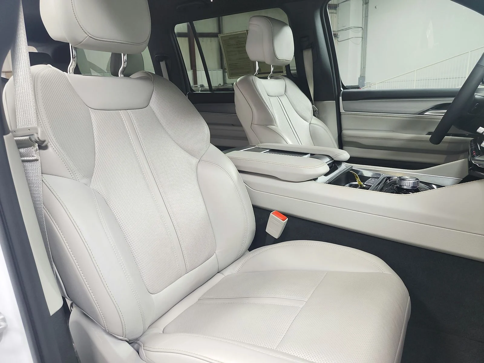 Used 2025 Bright White Clearcoat Jeep Base image 43