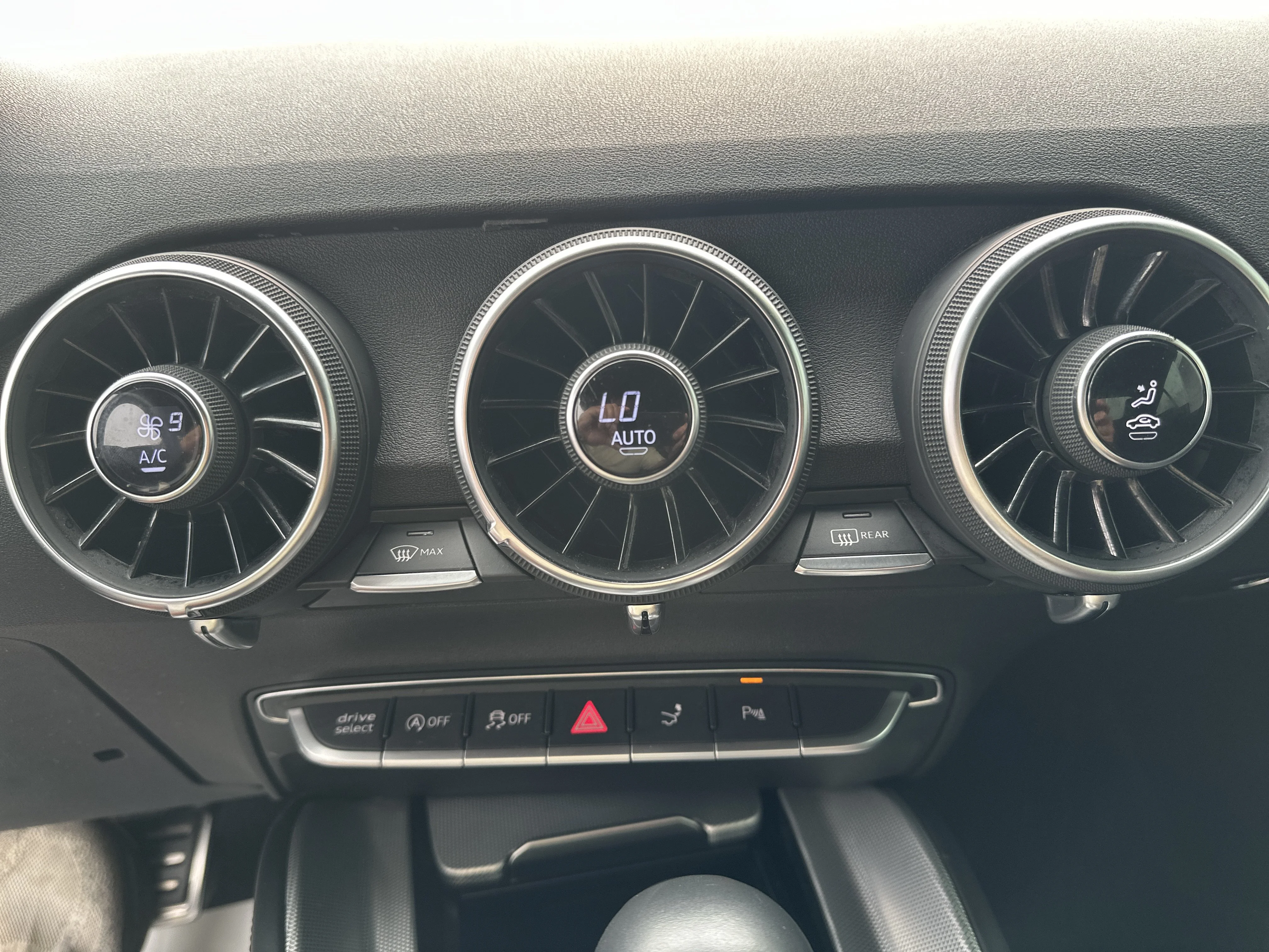 Used 2020  Audi  image 19