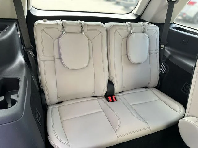 Used 2025 White Lincoln Reserve image 26