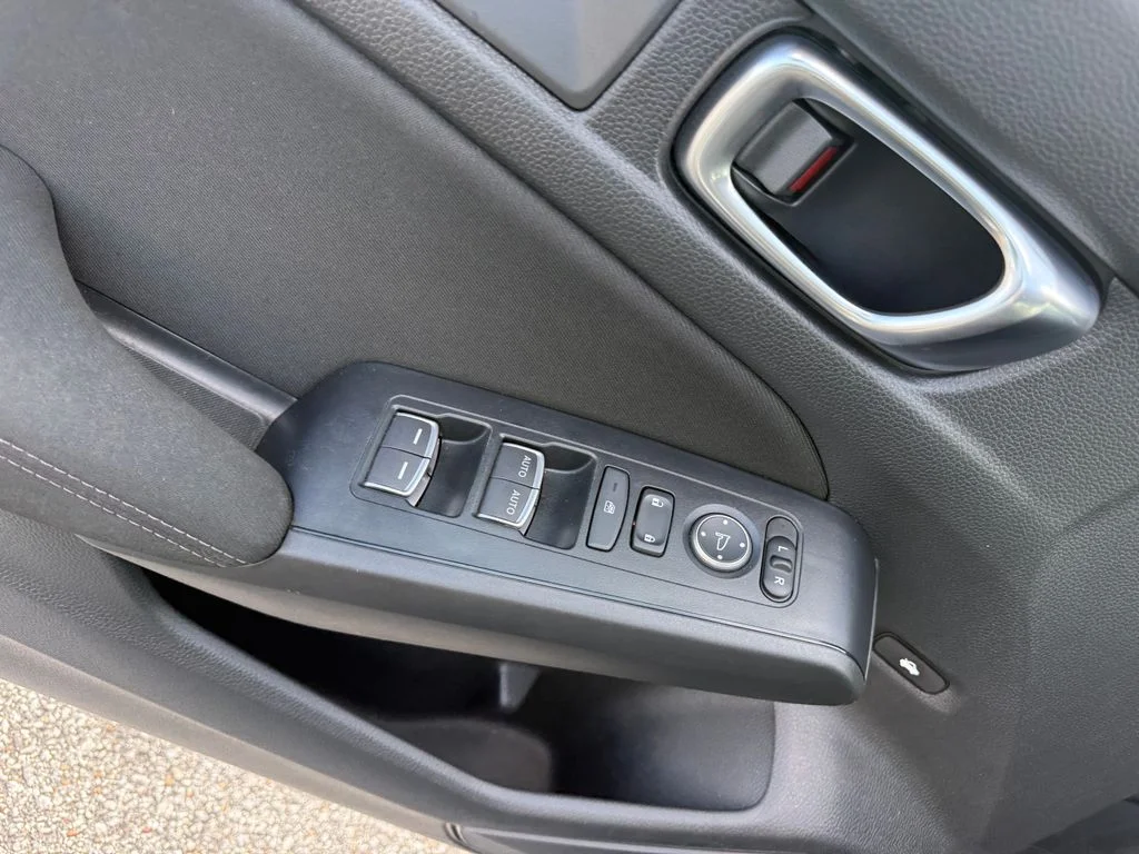 Used 2025 Silver Honda LX image 6