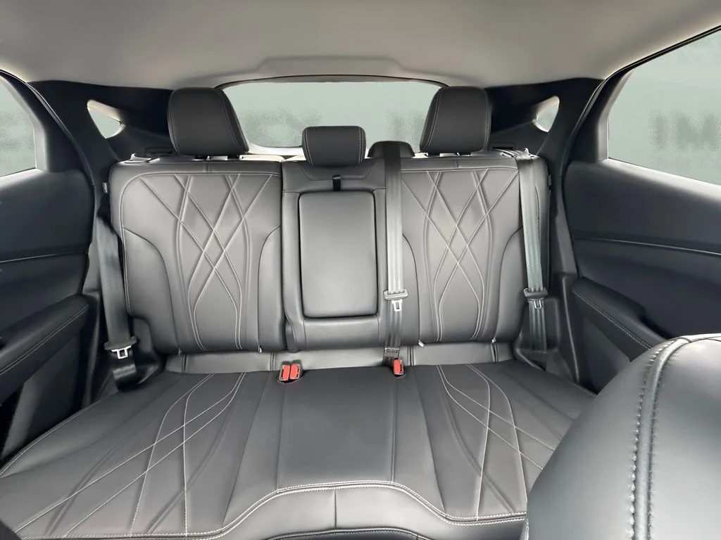Used 2025 Black Ford Select image 6