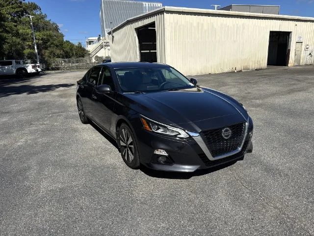 Used 2020 Blue Nissan 2.5 SL image 3