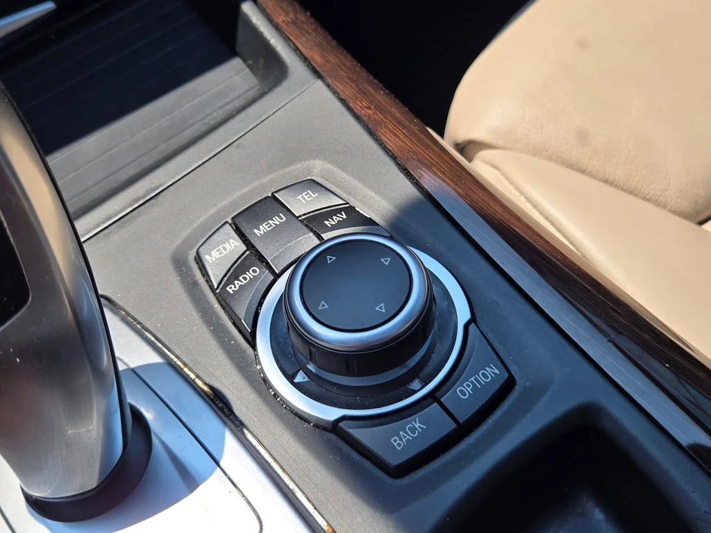 Used 2013 Bronze Metallic BMW xDrive50i image 33