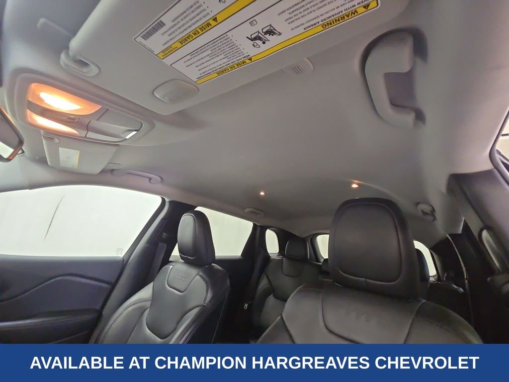 Used 2021 Gray Clearcoat Jeep Latitude Lux image 25