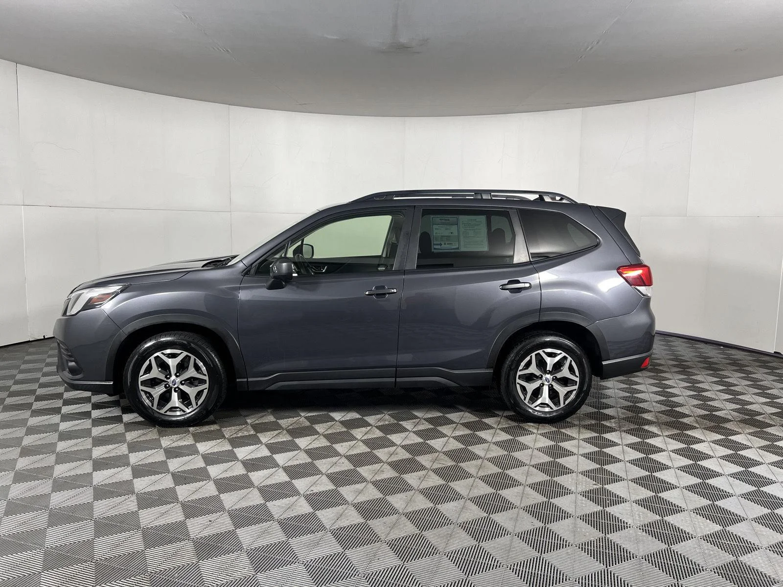 Used 2022 Magnetite Gray Metallic Subaru Premium image 21