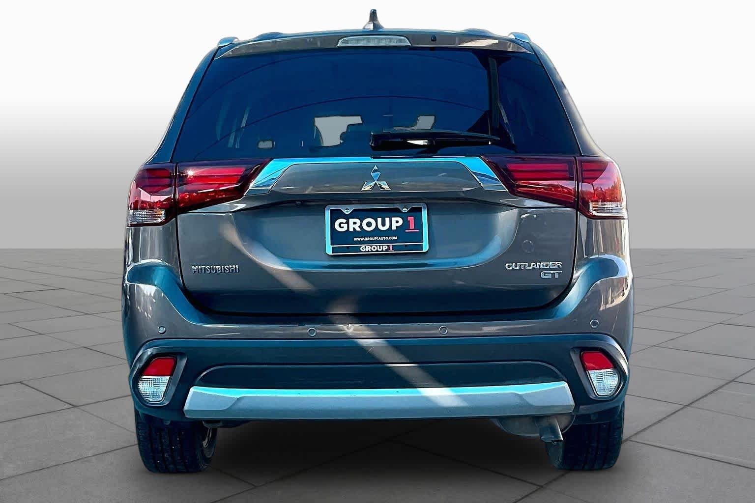 Used 2017 Quartz Brown Metallic Mitsubishi GT image 5