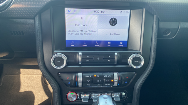Used 2022 Gray Metallic Ford GT Premium image 12