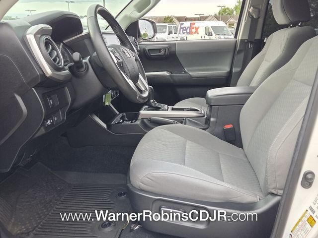 Used 2022 White Toyota SR5 image 5