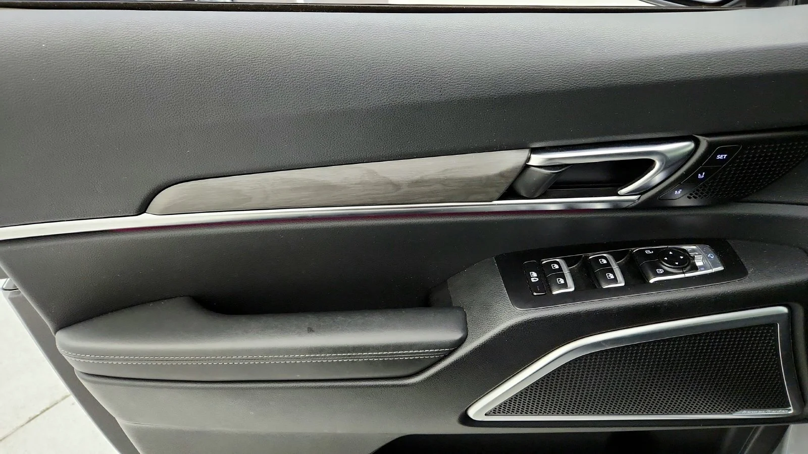 Used 2024 Gray Kia SX X-Line image 37