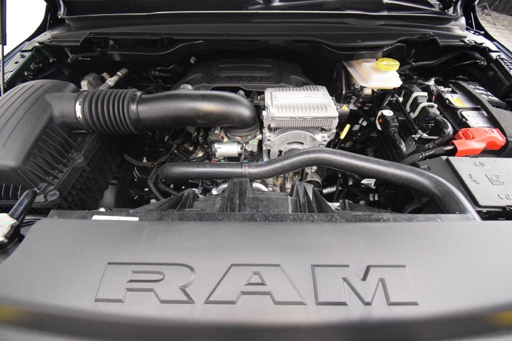 New 2026 Serrano-Green Metallic Exterior Paint RAM Laramie image 12