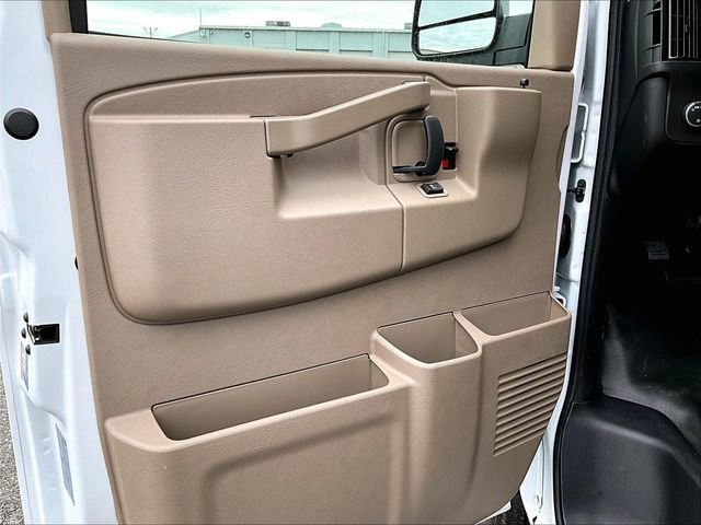2026 Chevrolet Express Cargo Work Van - Photo 18