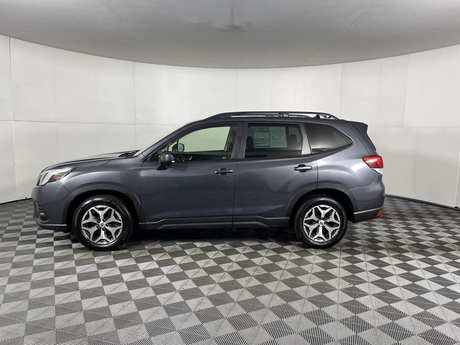 Used 2022 Magnetite Gray Metallic Subaru Premium image 21