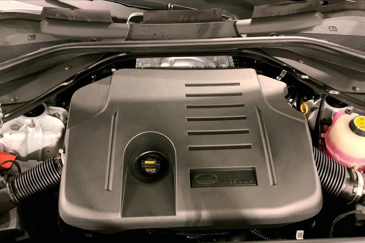New 2026 Fuji White LAND ROVER SE image 17