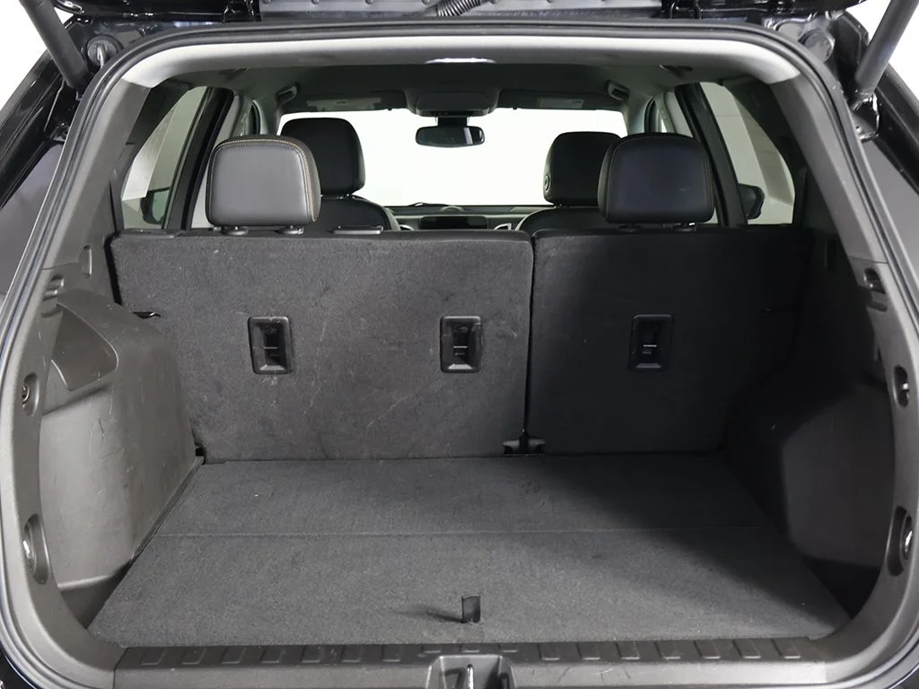 Used 2022 Black Chevrolet Premier image 16