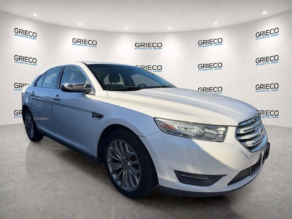 Used 2014 White Ford Limited image 1