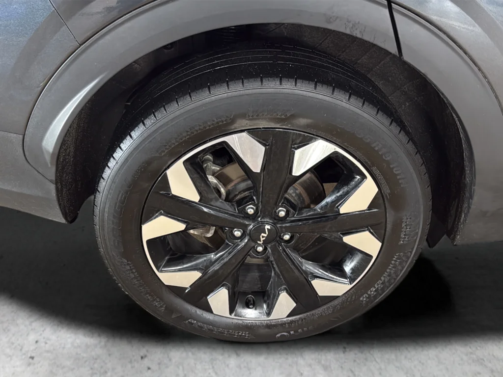 Used 2024 Gray Kia X-Line image 10