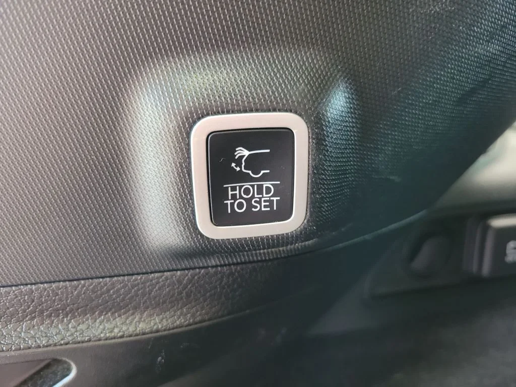 Certified Used 2022 Gray Jeep Summit 4xe image 15