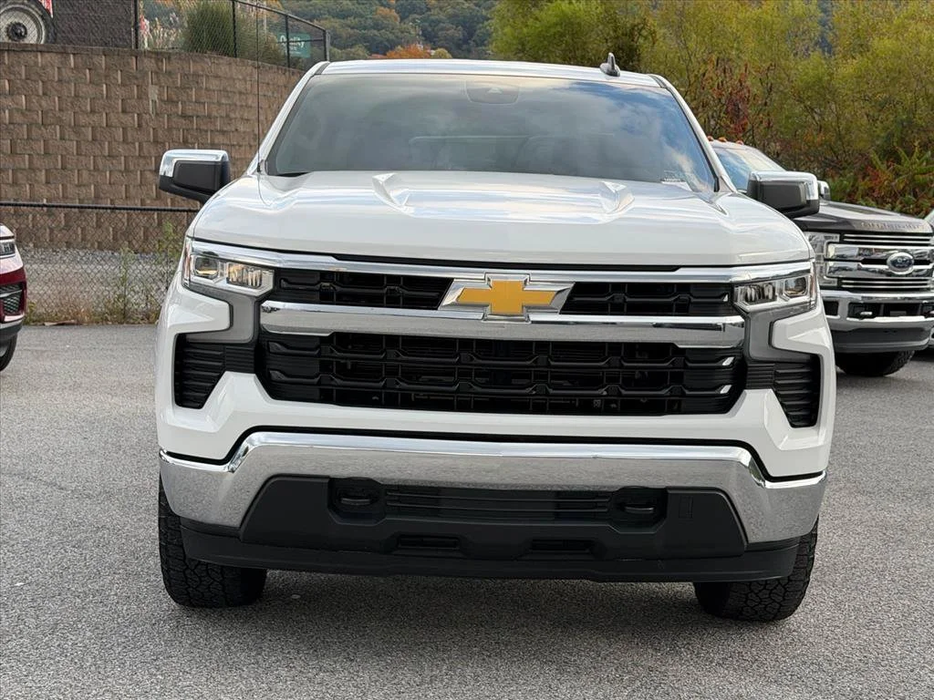 Used 2024 White Chevrolet LT image 13