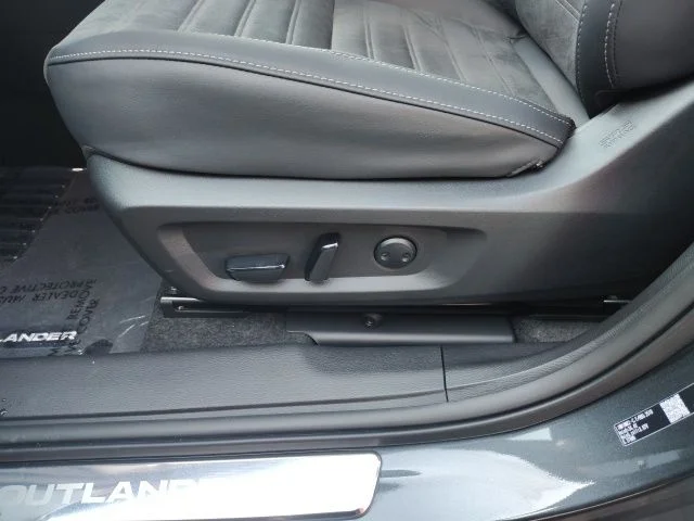 2026 Mitsubishi Outlander SE - Photo 25
