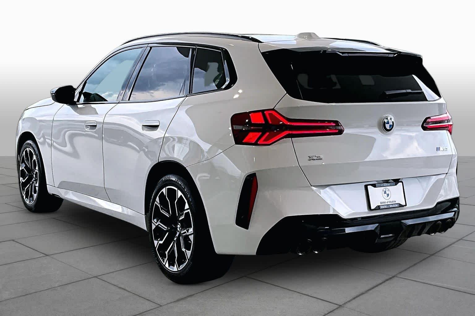 Certified Used 2026 Alpine White BMW M50 xDrive image 11