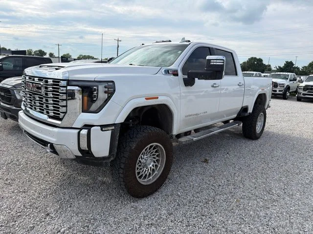 Used 2024 White GMC Denali image 2