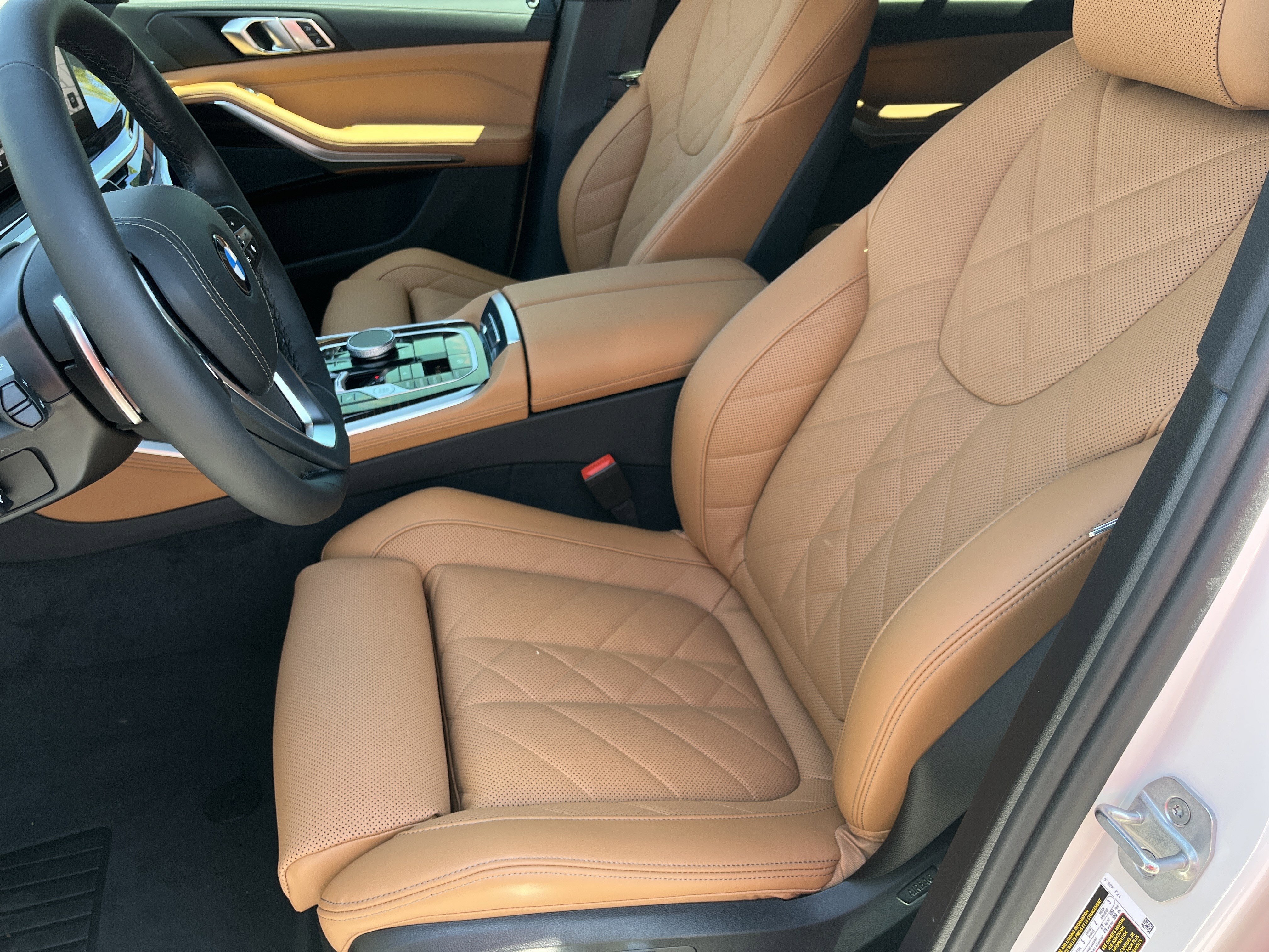 New 2026 Alpine White BMW sDrive40i image 15
