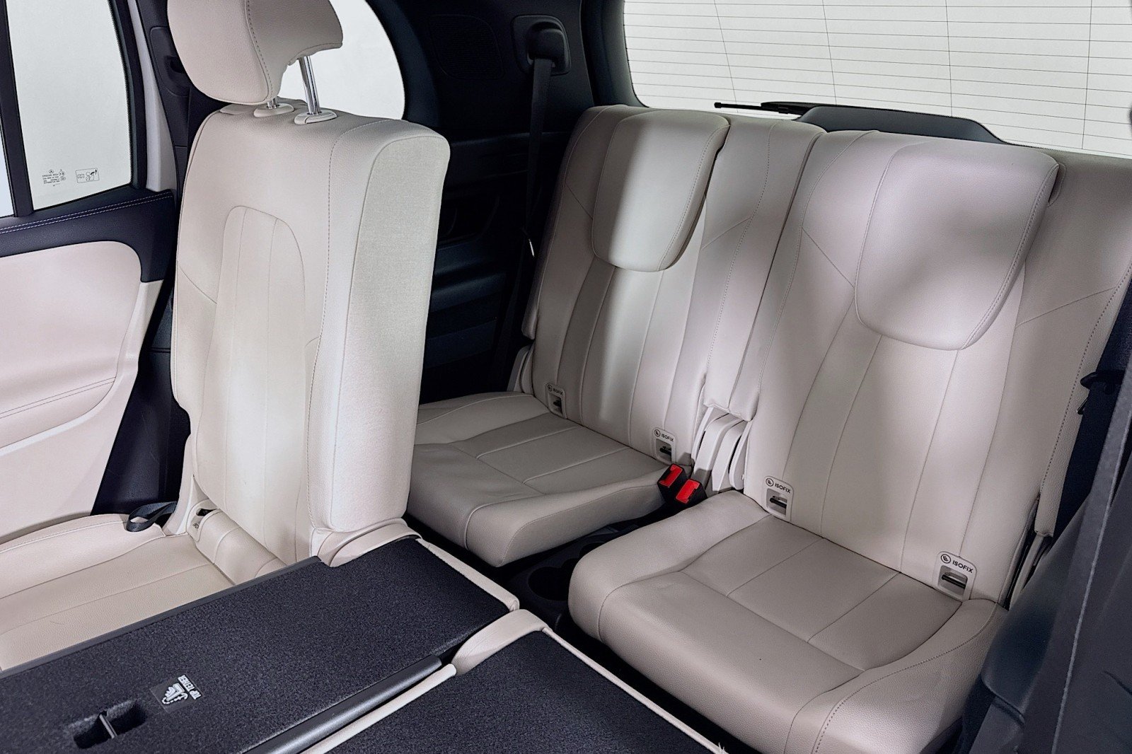 Certified Used 2024 Polar White Mercedes-Benz 250+ image 9