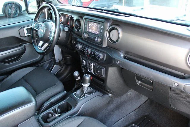 Used 2020 Silver Jeep Sport image 18