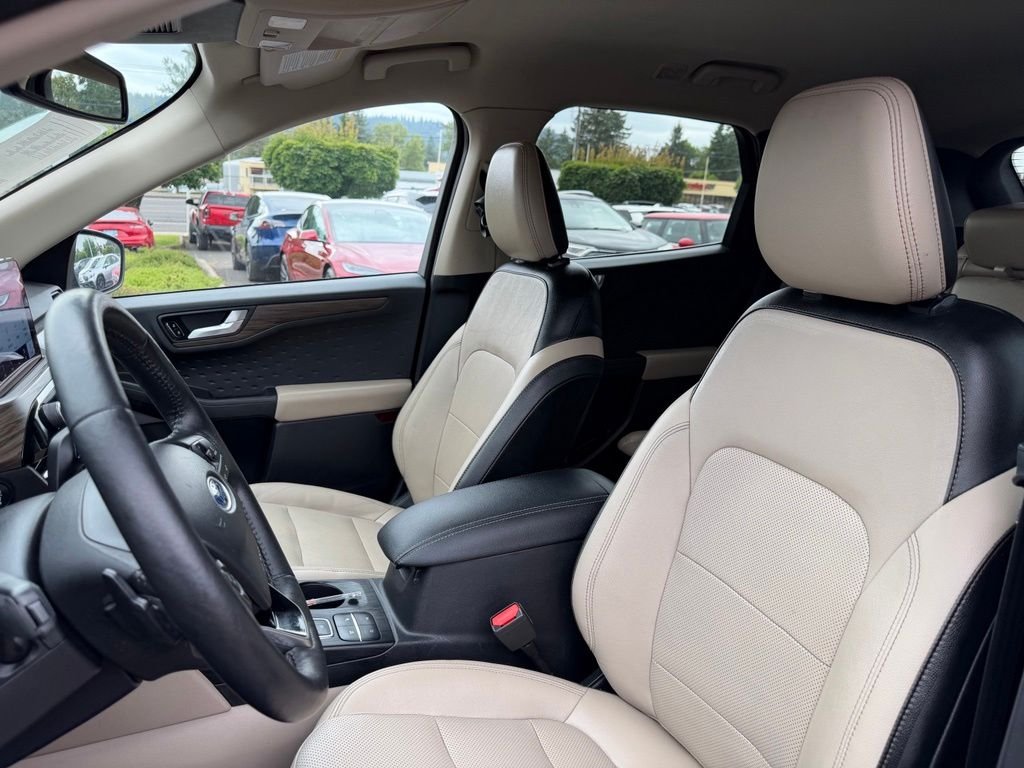 Used 2020 Blue Metallic Ford Titanium image 15