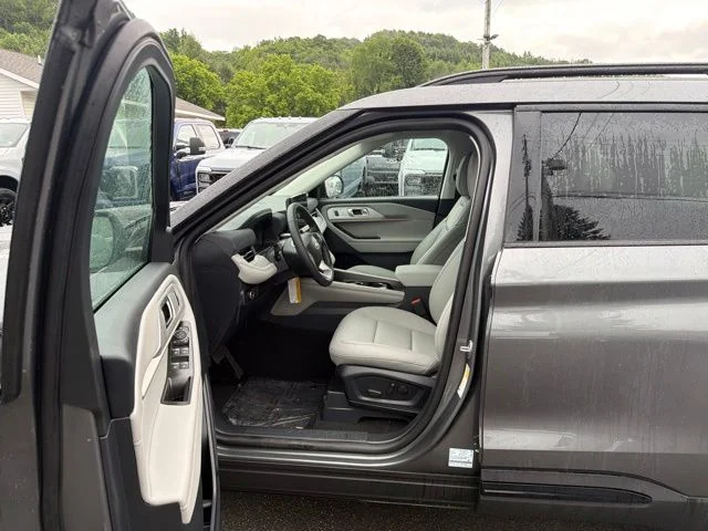 New 2026 Carbonized Gray Metallic Ford Active image 15