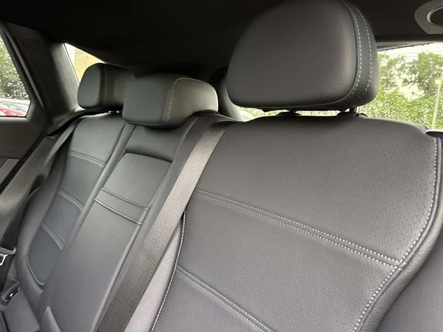 Used 2024  Mercedes-Benz GLC 300 image 14