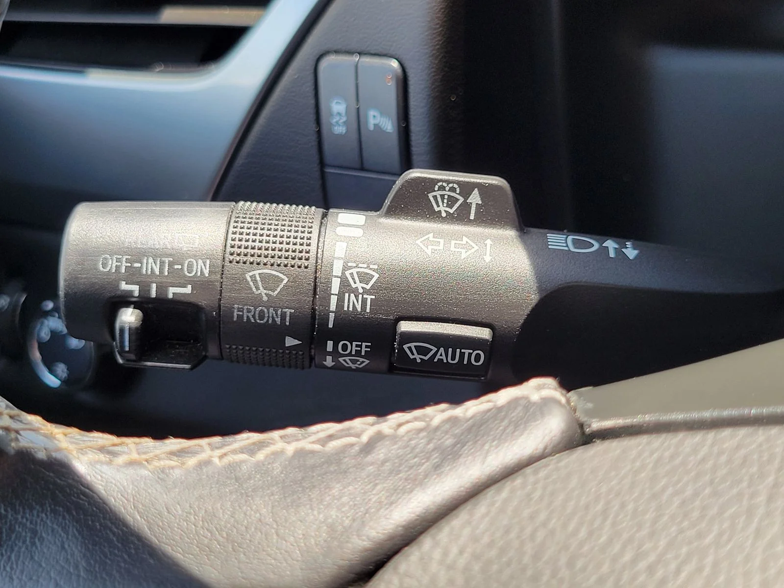 Used 2019 Summit White Chevrolet LS image 17