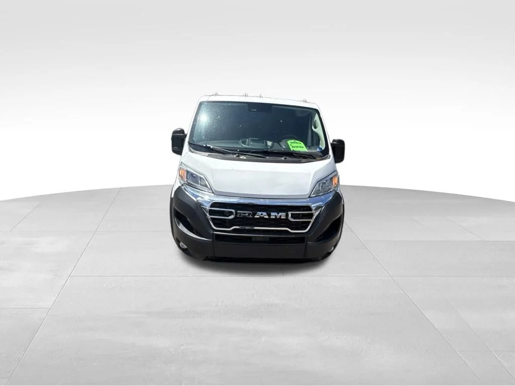 Used 2025 White Ram Base image 9