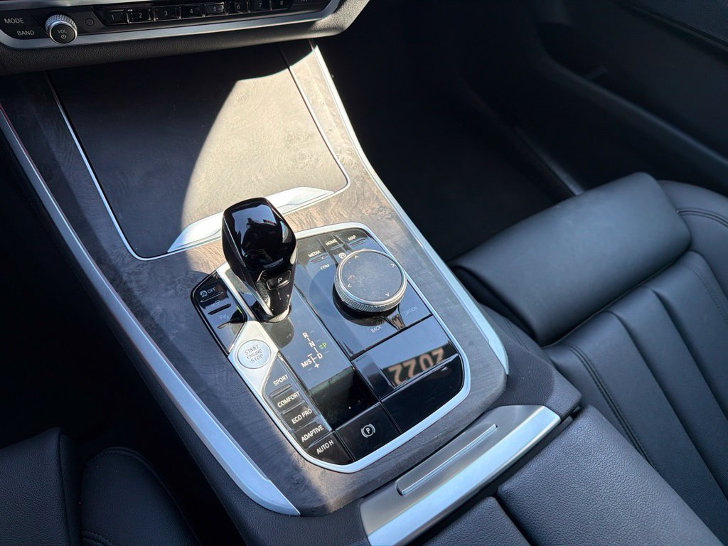 Used 2022 Black BMW sDrive40i image 23