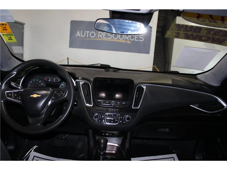 Used 2023 Mosaic Black Metallic Chevrolet LT image 15