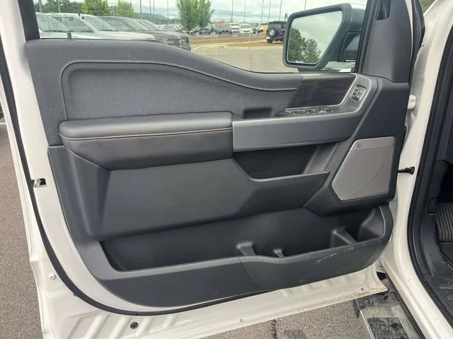 New 2026 Star White Metallic Tri-Coat Ford Lariat image 13