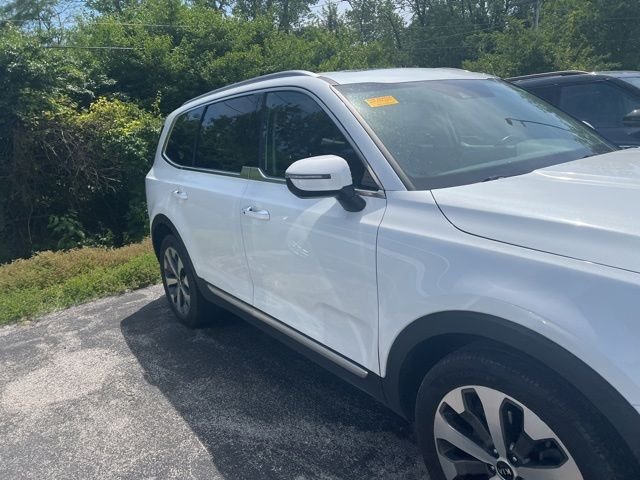 Used 2020 White Kia S image 6