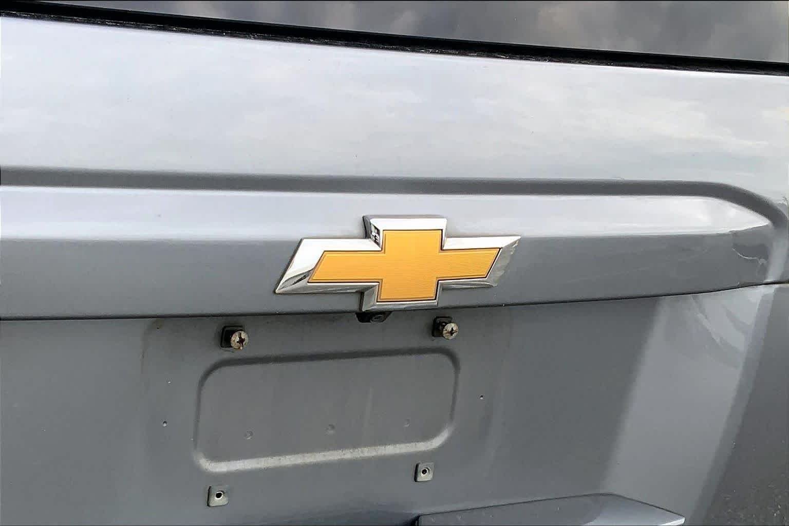 Used 2018 Satin Steel Metallic Chevrolet Premier image 30