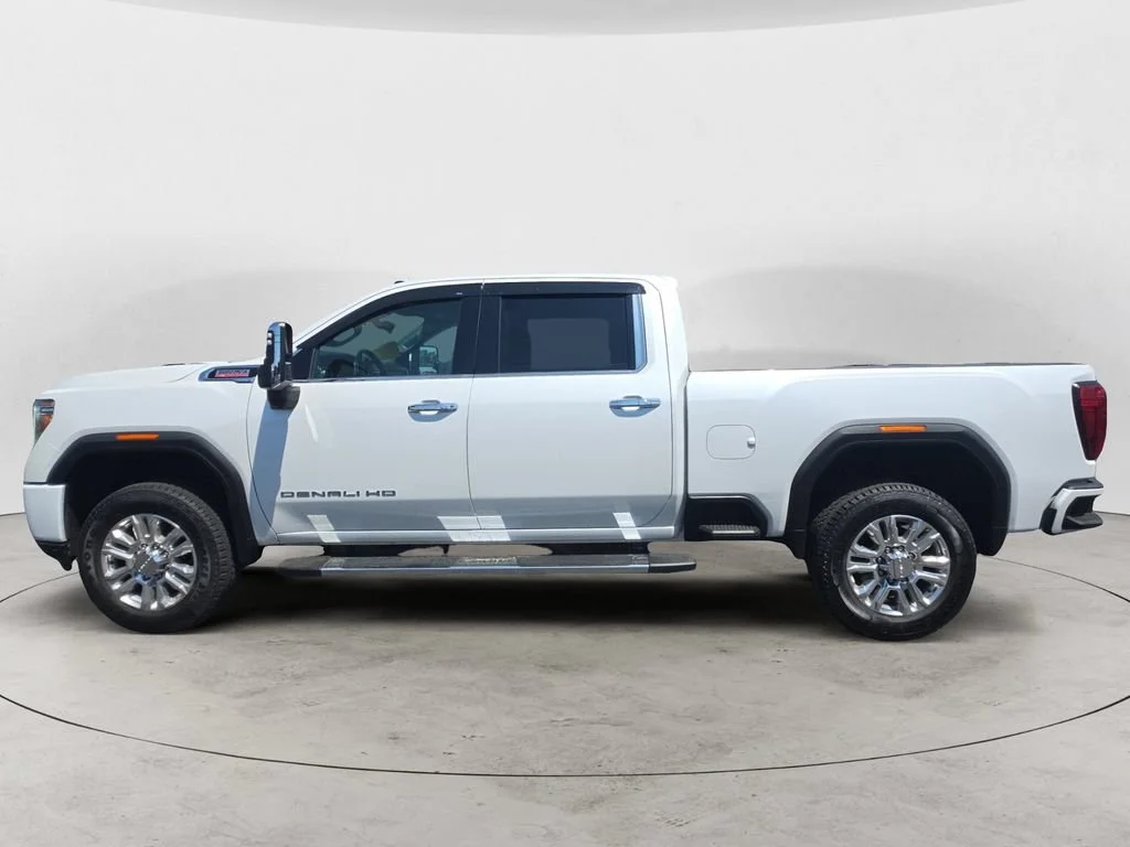 Certified Used 2022 White Frost Tricoat GMC Denali image 9
