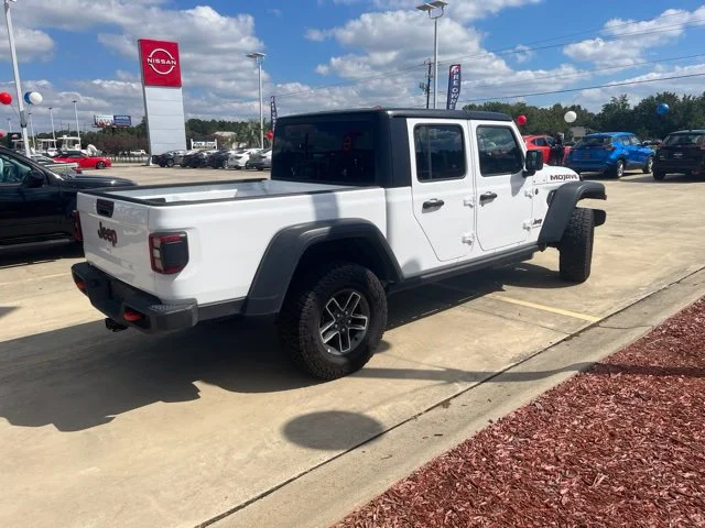 Used 2026 White Jeep Mojave image 4