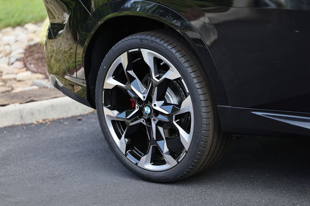 New 2026 Black Sapphire Metallic BMW xDrive28i image 6