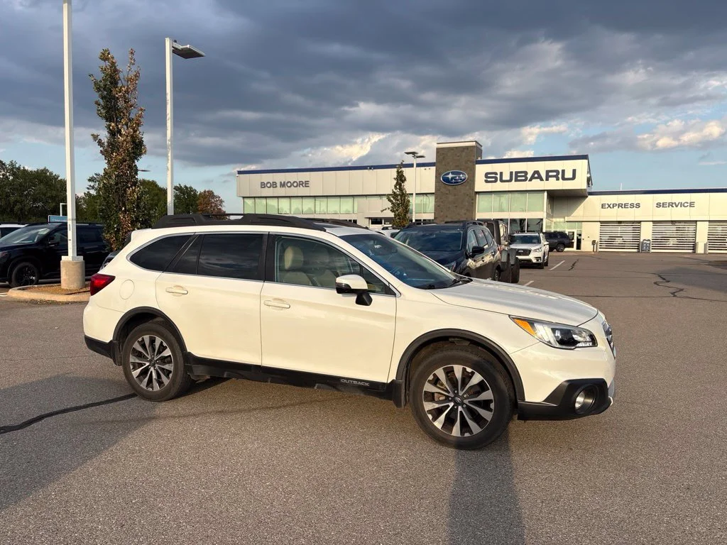 Used 2017 White Subaru 2.5i image 1