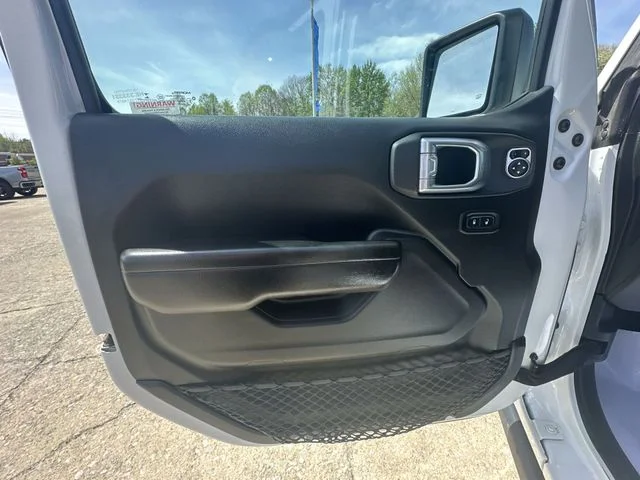 Used 2021 White Jeep Willys image 23