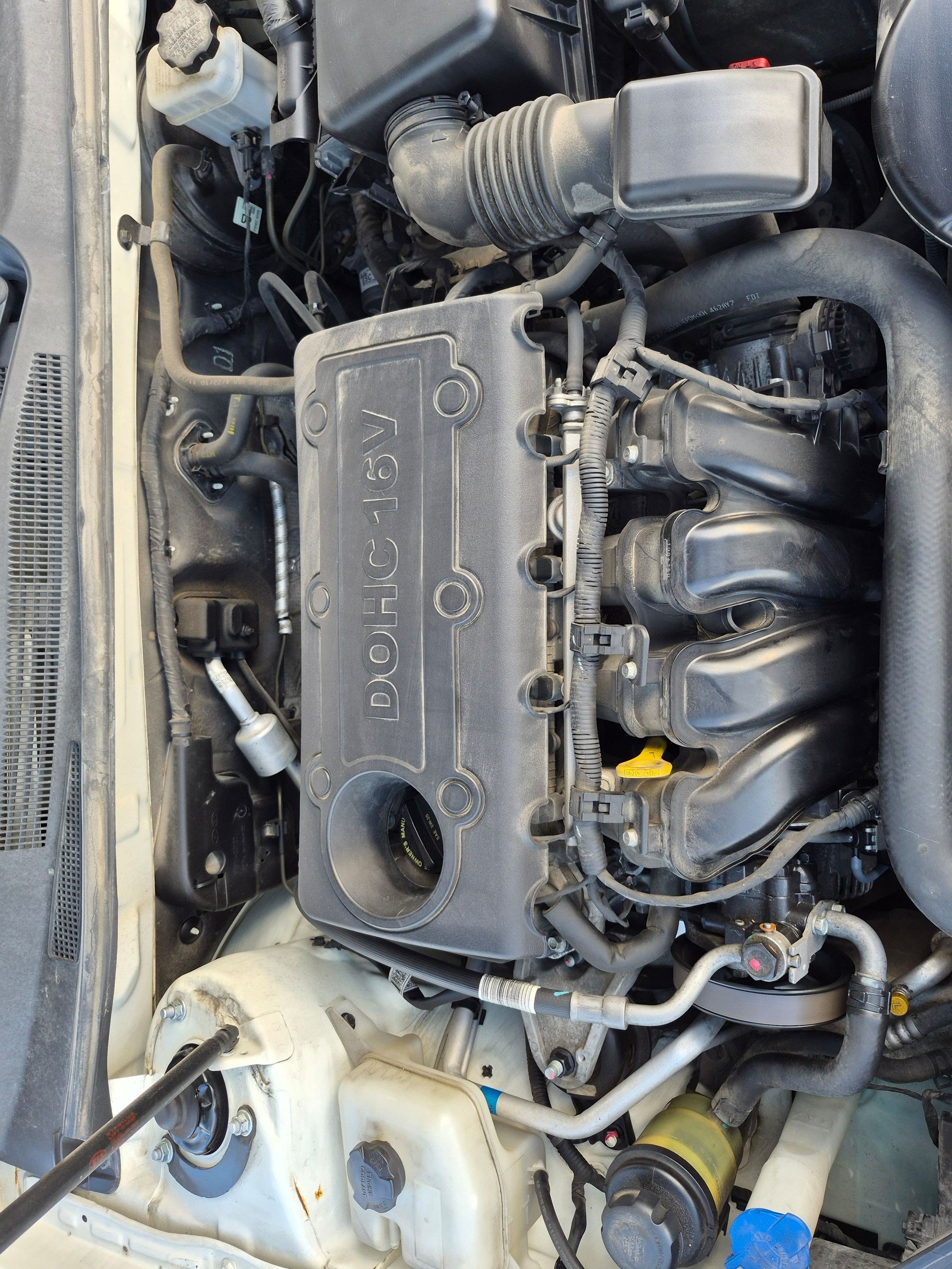 Used 2010 White Kia LX image 31