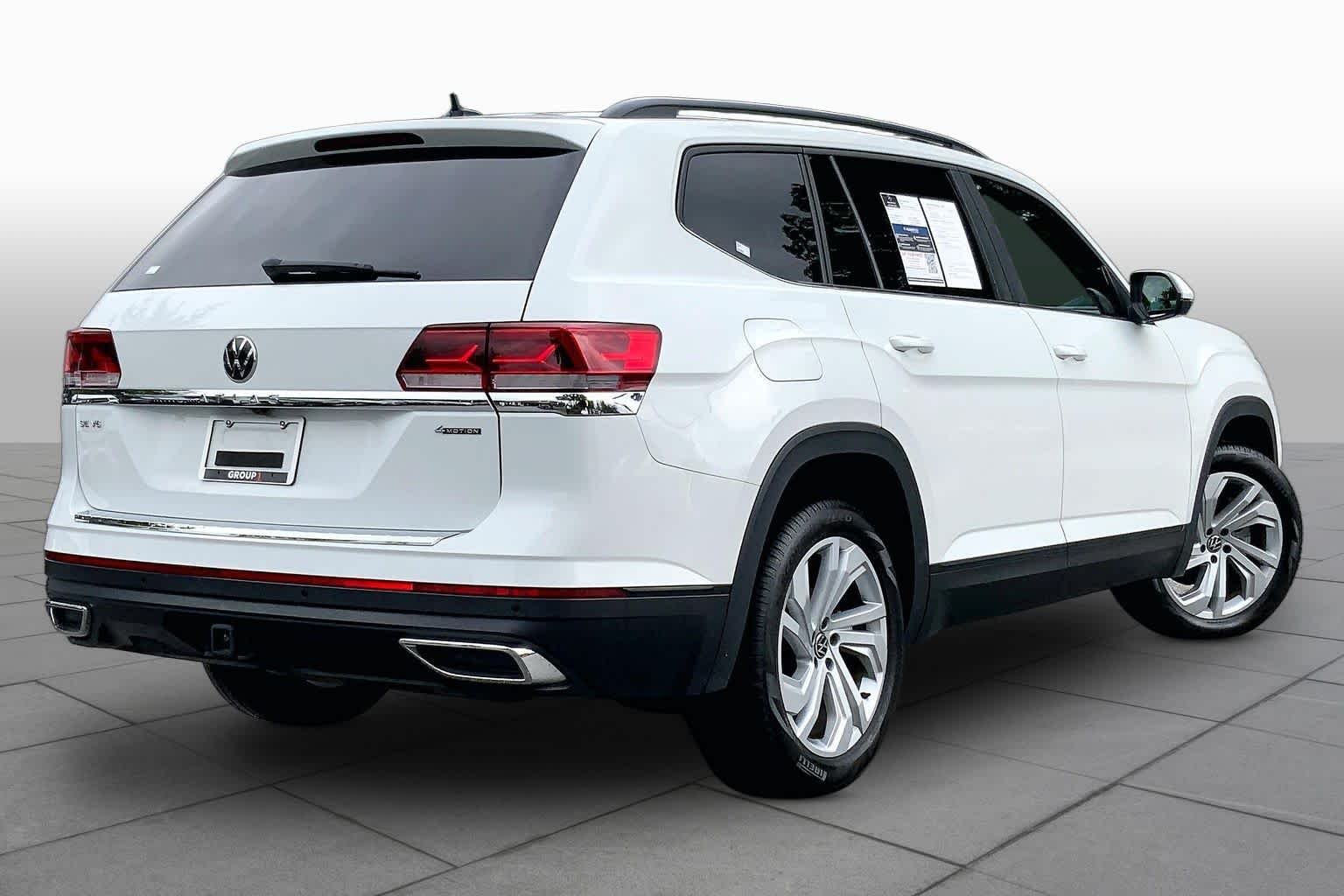 Used 2023 Pure White Volkswagen 3.6L V6 SE w/Technology image 13