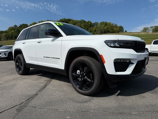 2025 Jeep Grand Cherokee Limited photo 3
