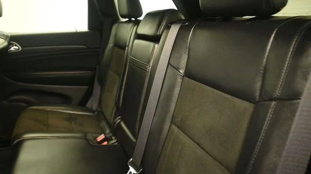Used 2020 Silver Jeep Altitude image 11