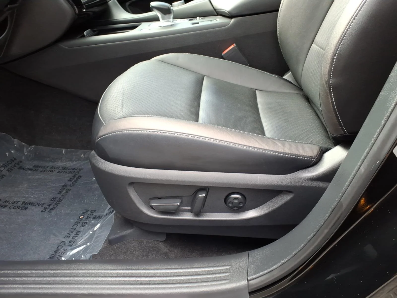 Used 2023 Black Obsidian INFINITI Luxe image 19